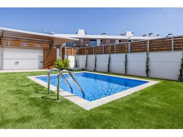 Vivienda con Piscina Privada en Can Gambus A Estrenar