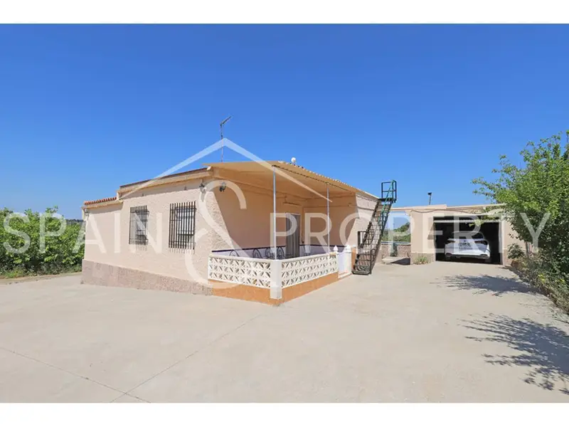 Chalet en Venta Montserrat Valencia 3 Dormitorios Piscina