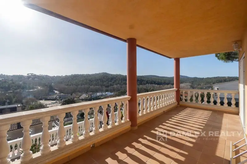 Chalet en Lloret de Mar con Vistas al Parque Aguaviva