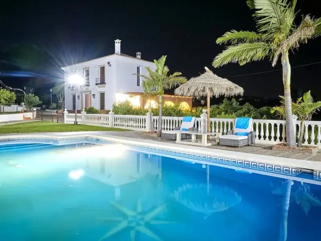 Casa Villa 5 Dormitorios Alquiler Málaga España