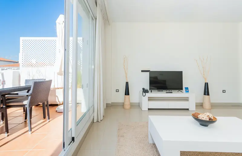 Apartamento 2 Dormitorios Estepona Alquiler