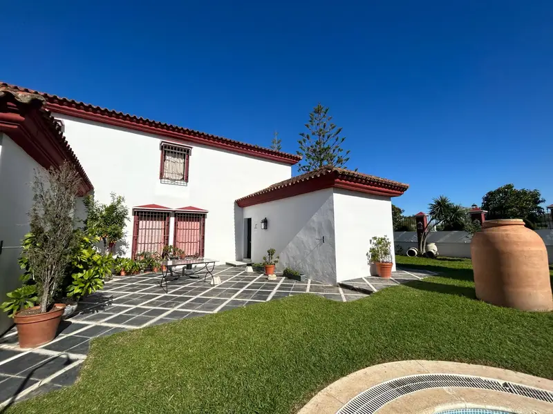 Chalet en Simón Verde Gelves 405m2 3 dormitorios Piscina Jardín