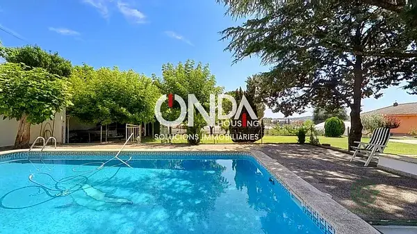 Chalet con Piscina en La Sentiu de Sio