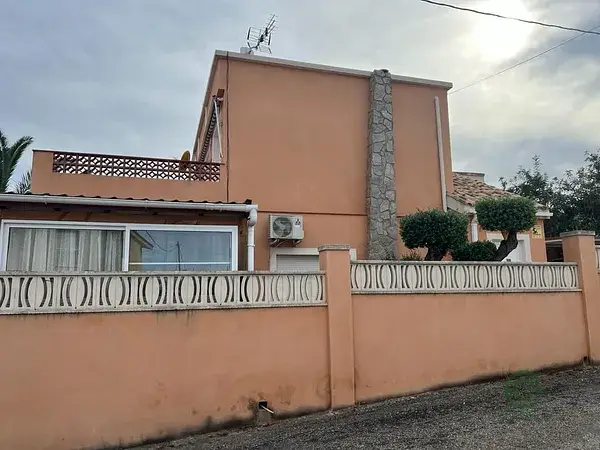Casa Adosada en La Rápita 4 Dormitorios 2 Baños