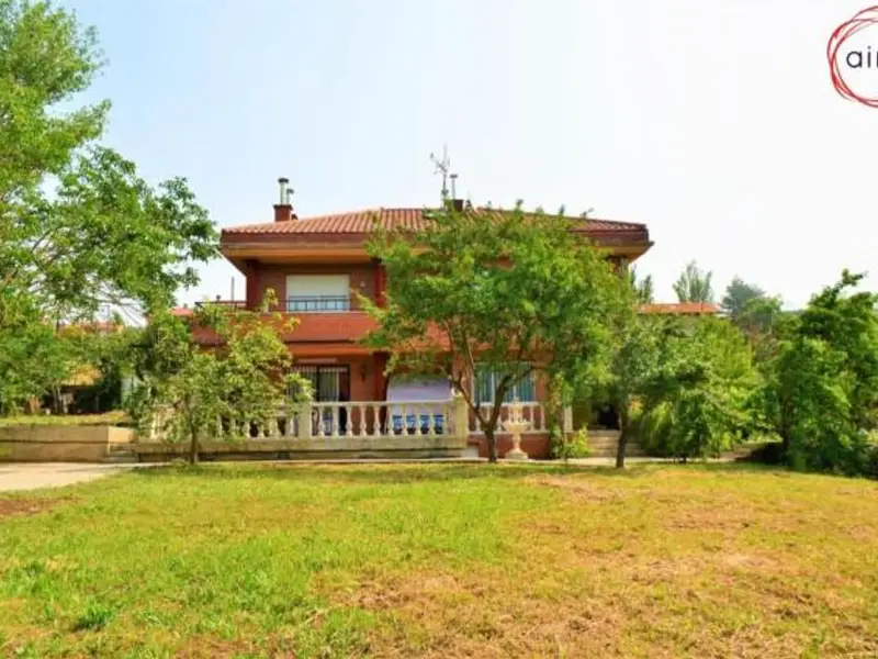 Chalet en Monreal Navarra con Vistas y Mucha Luminosidad