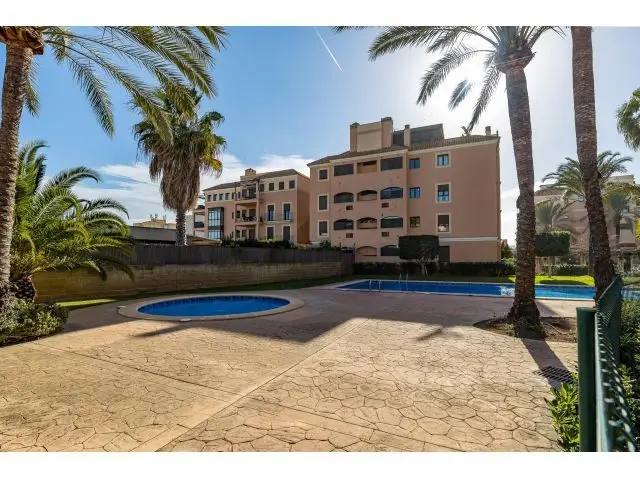 Piso en Complejo con Piscinas y Padel cerca de la Playa