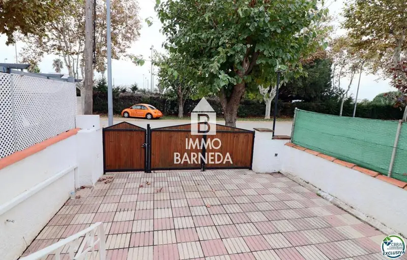 Chalet en venta en Empuriabrava Ideal Parejas y Familias