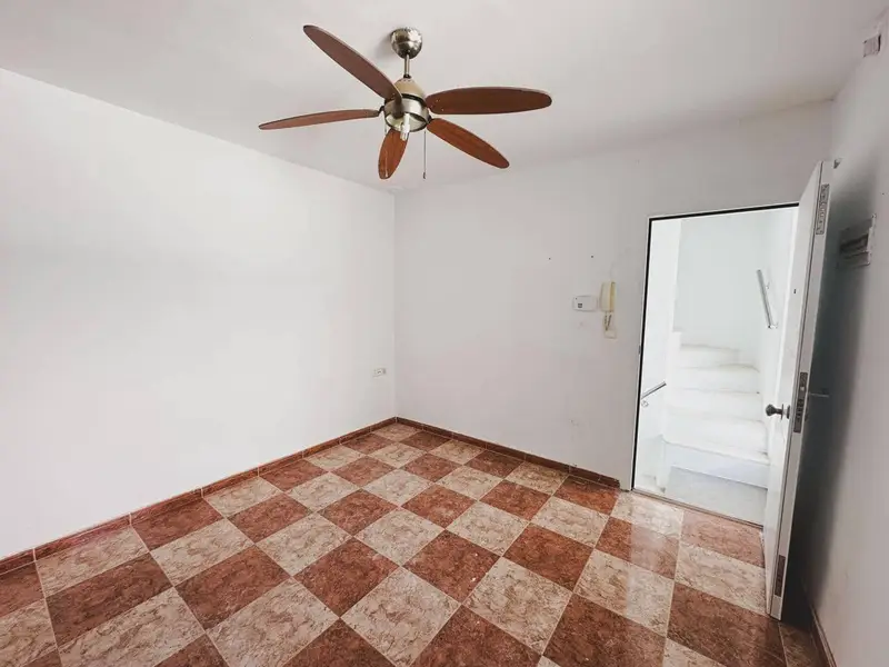 Piso en venta en el centro de Cádiz ideal para reformar