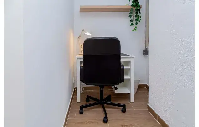 Habitaci
ón 77m
² en Pedrola Estancia Mediana Larga