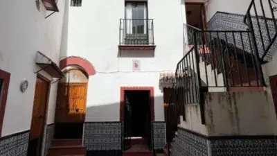 Casa unifamiliar en venta en Carmona:  Encanto historico, amplia y con azotea