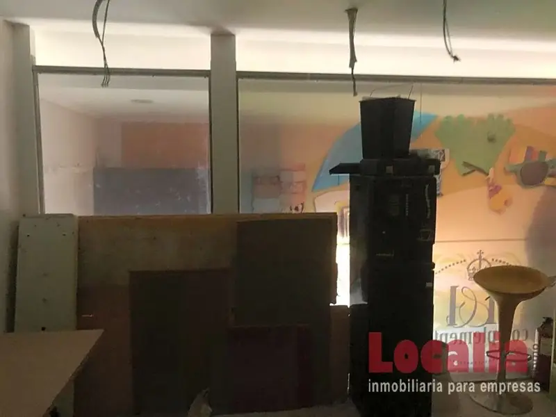 Venta Local Comercial Torrelavega 133m² Dos Plantas Patio