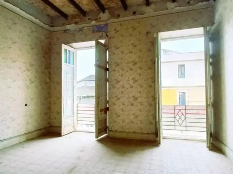 Chalet Adosado con 533m2 en Almeria para Reformar