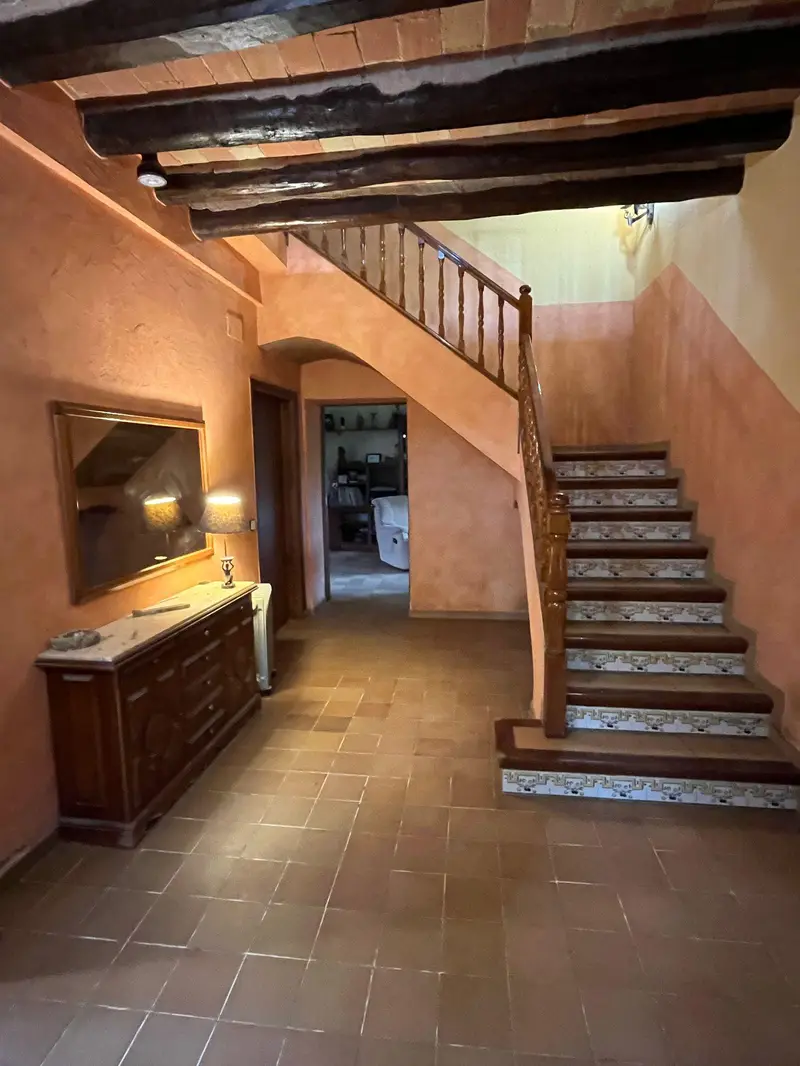 Finca Rústica con Masía y Zona Ecuestre en Bescano