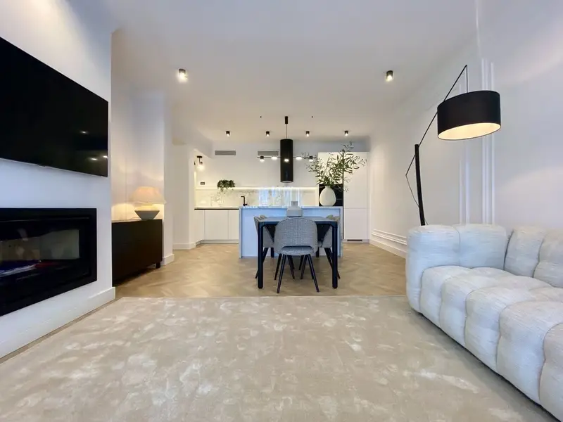 Apartamento en Guadalmansa Estepona 3 dormitorios 2 baños Primera Linea de Playa