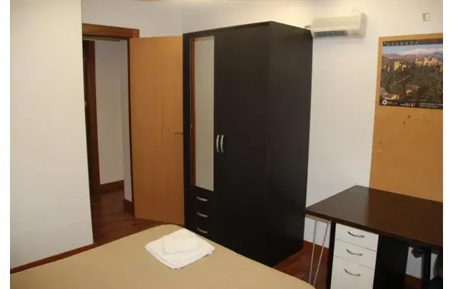 Rent 3 bedroom apartment in Granada