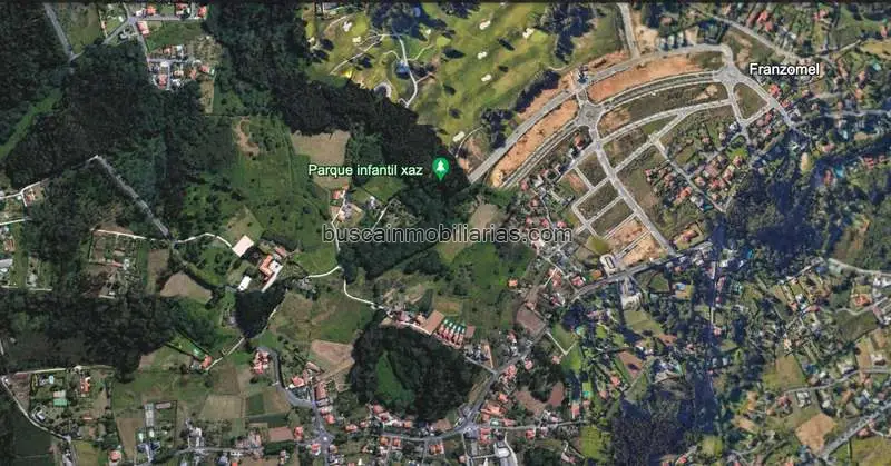 Parcela rústica en venta en Oleiros