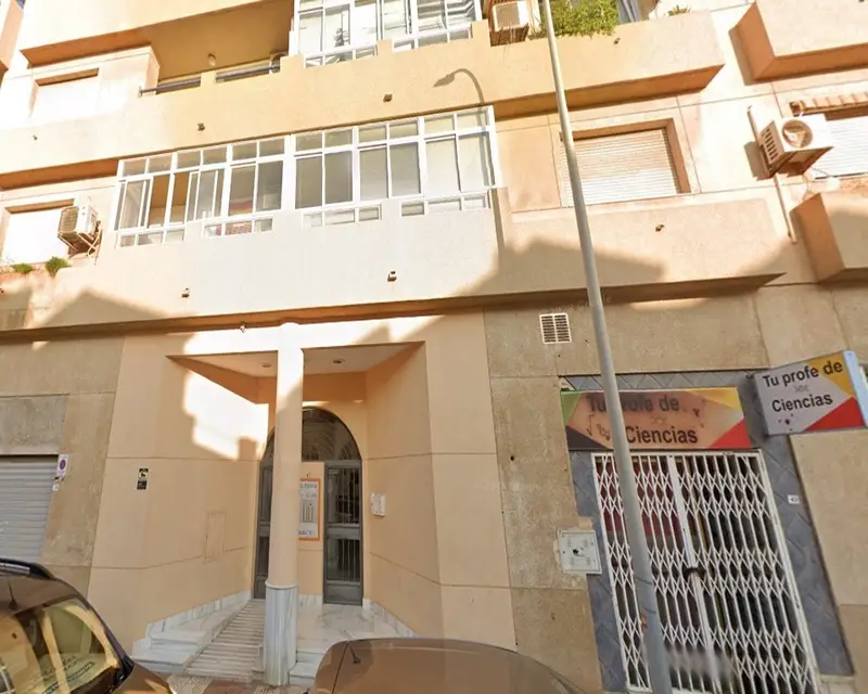 Piso en Roquetas de Mar 96m² 3 habitaciones 2 baños