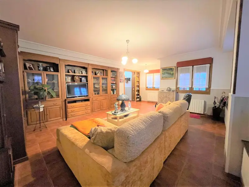 Caserío en venta con parcela de 1100m² y posibilidad de construir 2 casas