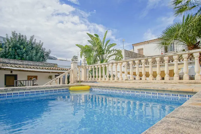 Chalet rustico en Denia con vistas al mar y piscina