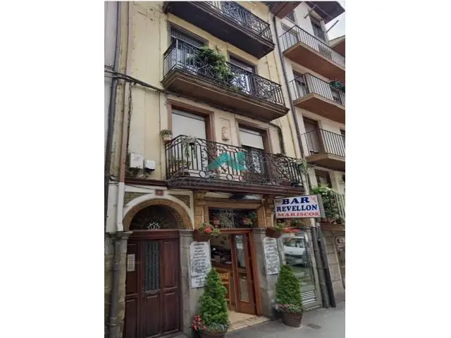 Se vende piso en Laredo zona Revellon