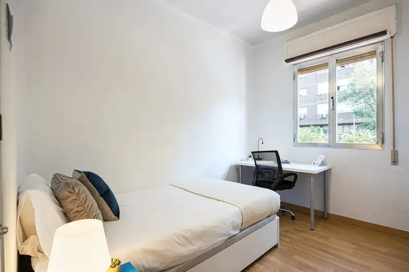 Calle de Palos de la Frontera, Madrid, Community of Madrid 28045