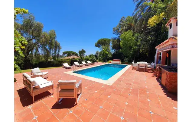 Villa de Lujo 4 Dormitorios en Nueva Andalucía Marbella