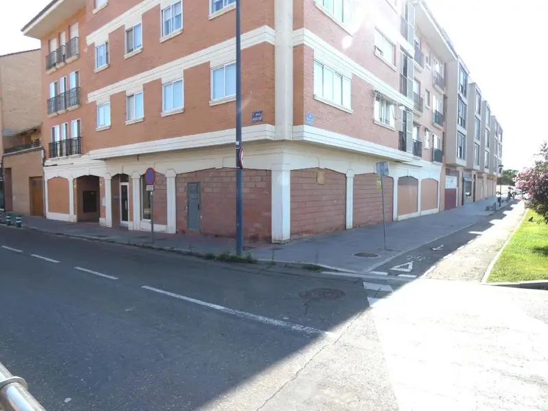 Venta Local Comercial Utebo 84m2 Centro Referencia VL007302024
