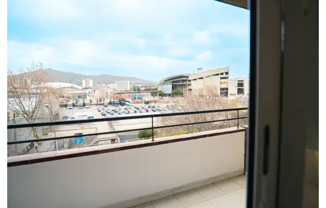 Rent 6 bedroom apartment in Barcelona