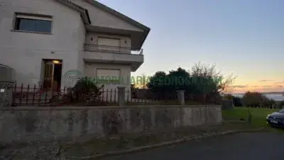 Casa en Venta en Marin Seixo 6 Dormitorios