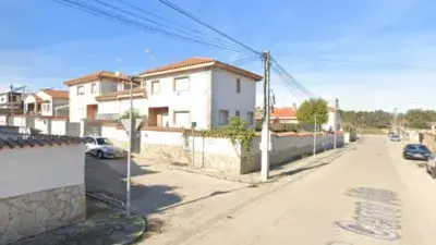 Casa Pareada en Venta Mentrida 4 Dormitorios 3 Banos