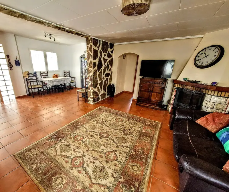 Villa de 4 Dormitorios en Vilamarxant con Piscina Privada