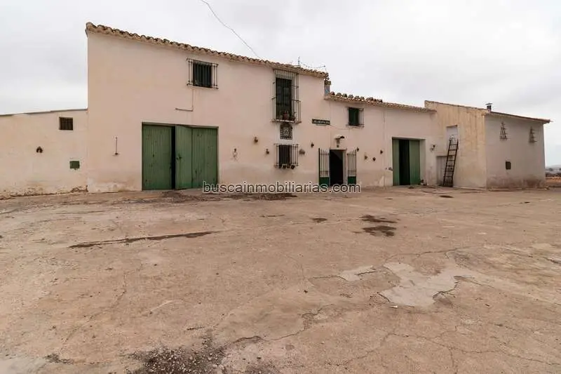 Cortijo en Mula con Instalaciones Ecuestres y 23 Hectareas