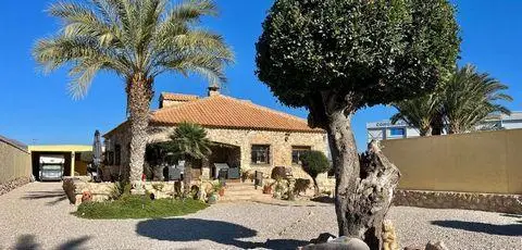 Villa de Lujo en Fortuna con Piscina Privada y Jacuzzi