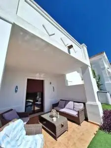 Pareado con Piscina Privada y Vistas a la Montana