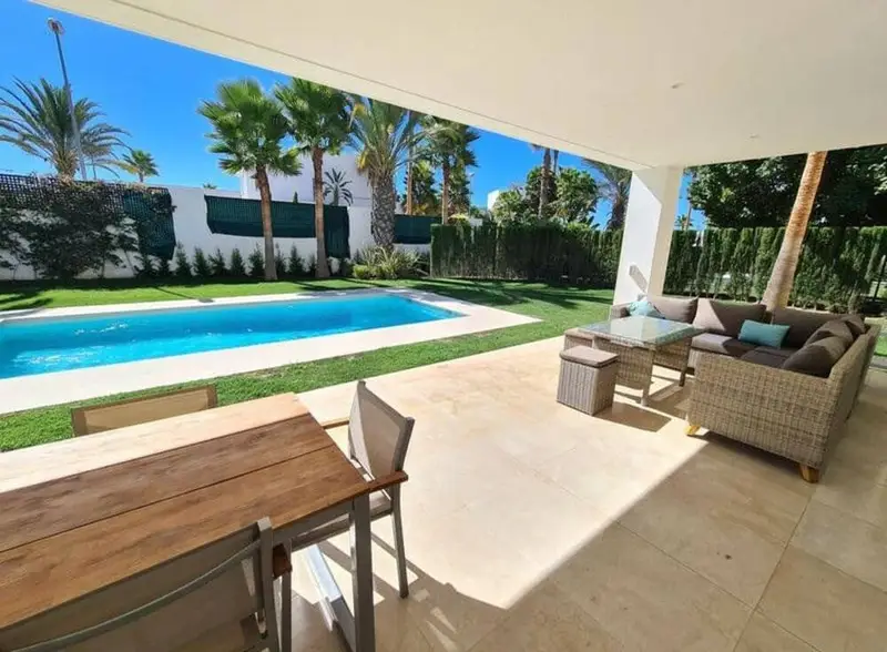 Chalet en Alquiler Rio Real Marbella Moderna Villa Vistas al Mar