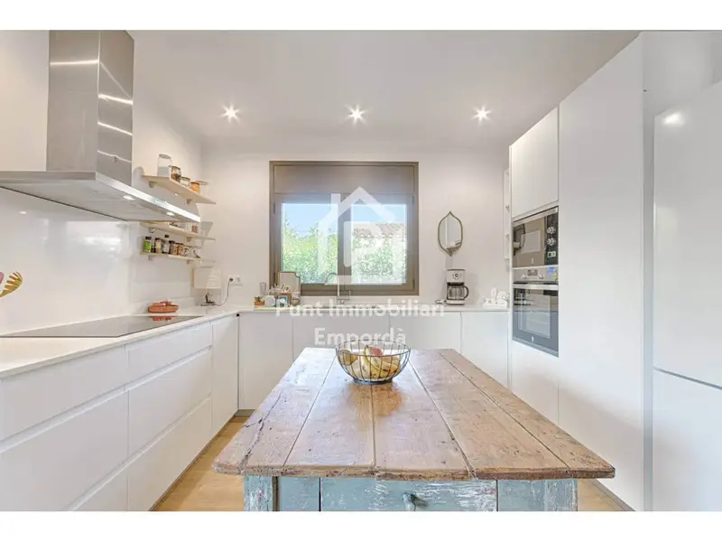Chalet en venta en Sant Pere Pescador, Girona