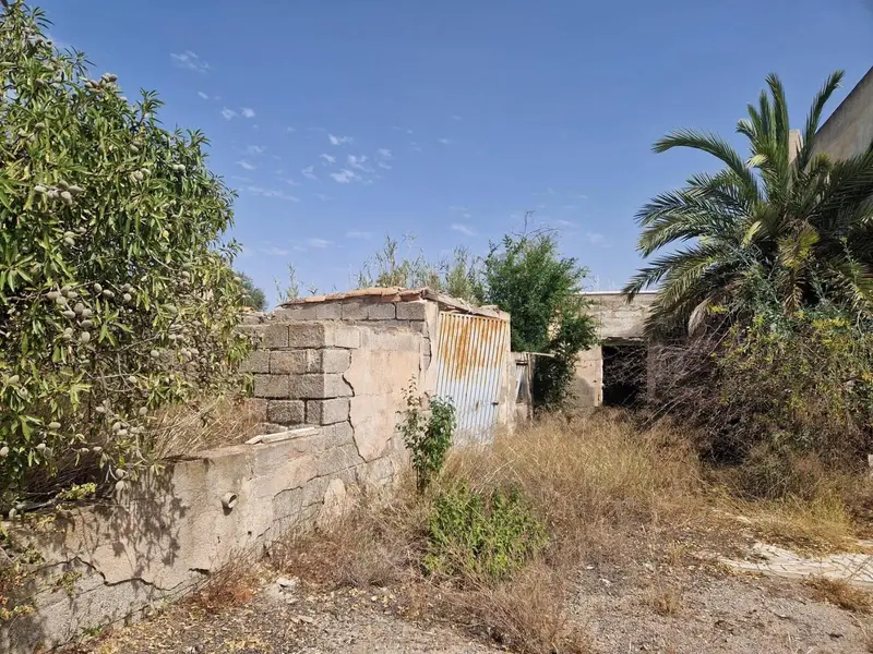 Cortijo para reformar en Albox 5 dormitorios 3000m2