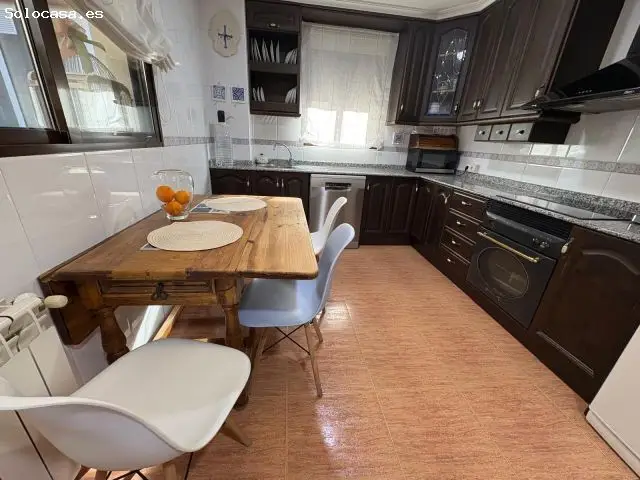 Duplex Seminuevo en Almansa 3 Habitaciones Parking incluido