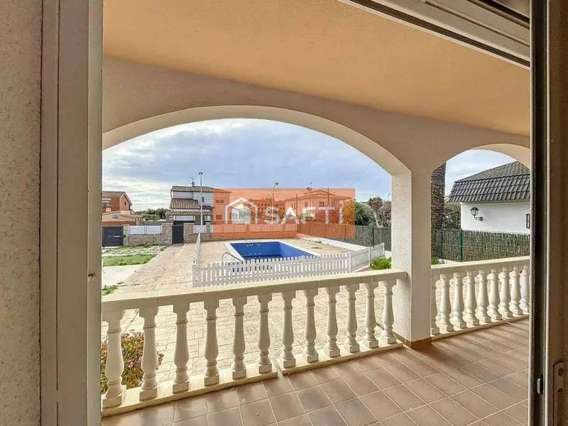 Chalet en Venta El Vendrell Tarragona 4 habitaciones 3 banos 195m2