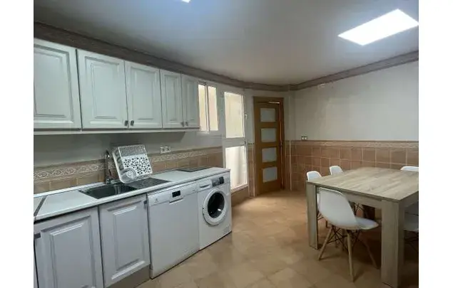 Alquiler de Habitaciones en Málaga 90m²