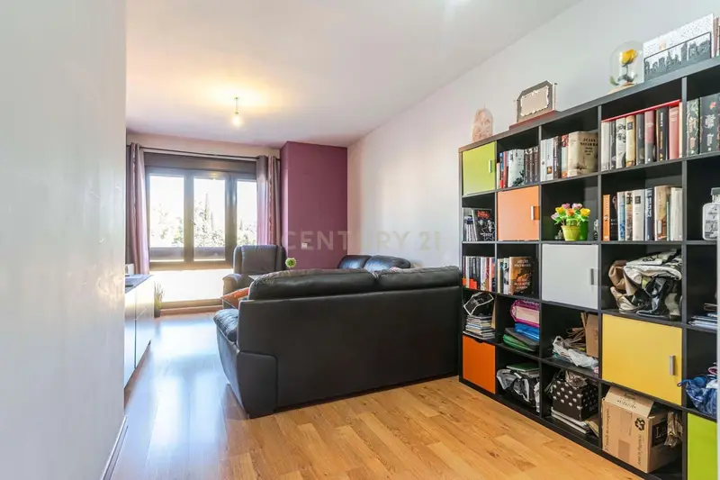 Piso en venta en Granada ciudad con piscina y garaje
