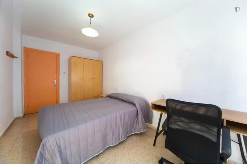 Habitacion Doble en Piso Compartido para 18-40 a
ños