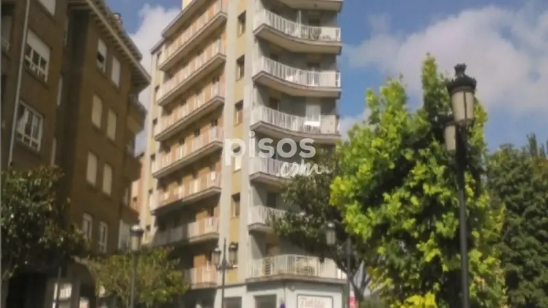 Piso en venta en Avenida de Bretón de los Herreros, 3