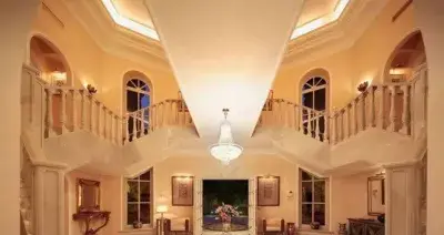 Villa de Lujo en Venta en El Paraiso Barronal Estepona