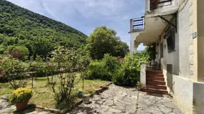 Casa en Artziniega con Jardin y posibilidad de reforma