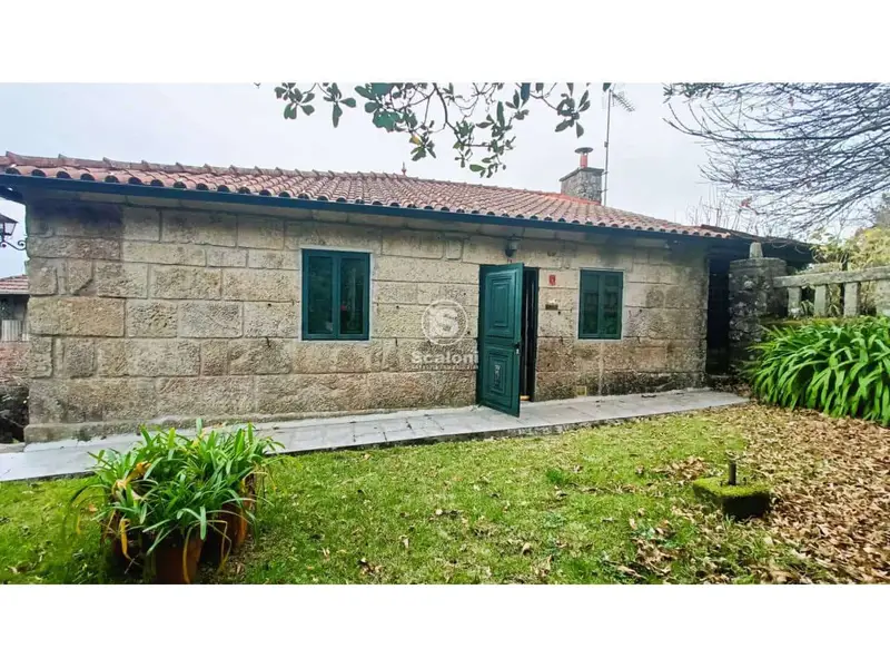 Chalet con Finca y Piscina en Aguasantas Pontevedra