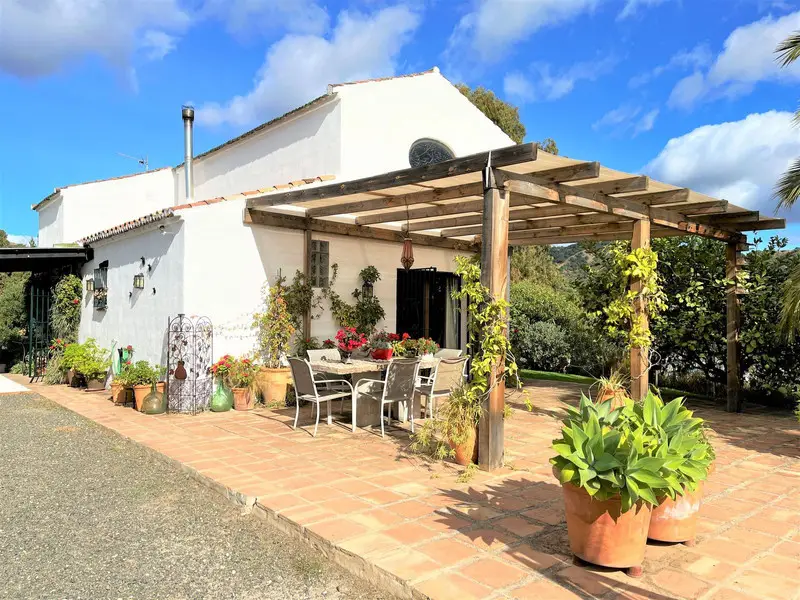 Hermosa Villa Rustica con Vistas al Mar