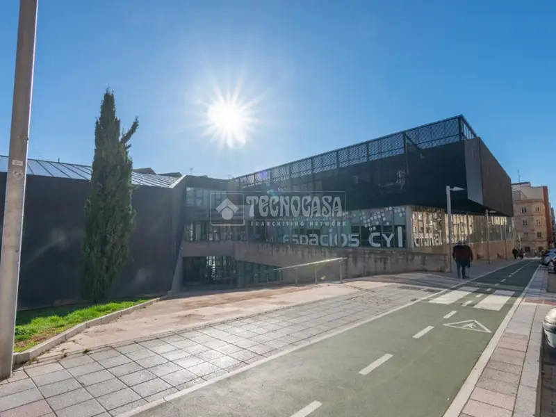 Plaza de garaje en Salamanca junto a El Corte Inglés