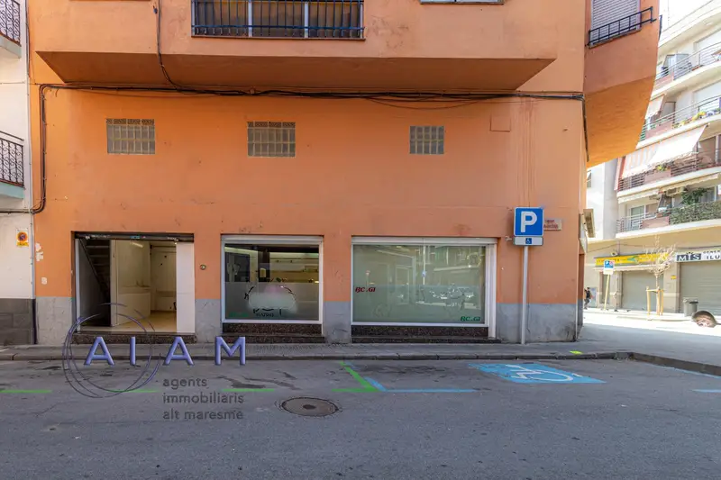 Venta Local Comercial Poblenou Pineda de Mar 233m2