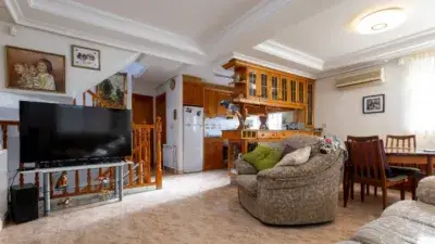 Villa en Los Altos Orihuela Costa con Jardin Privado y Piscina